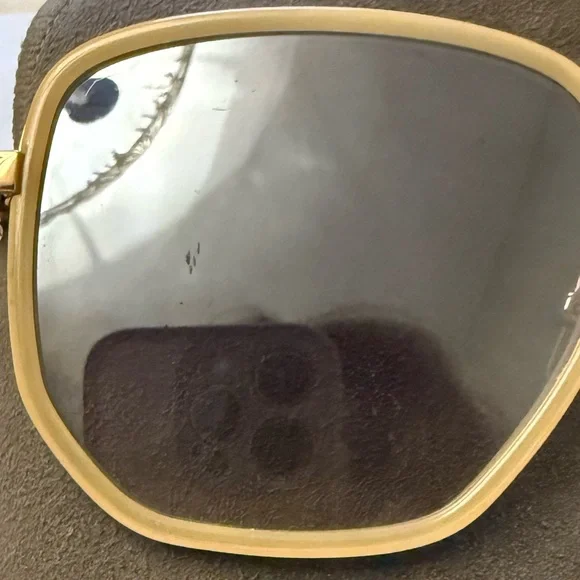 QUAY Reflective Oversized Trendy Sunglasses - Picture 5 of 5